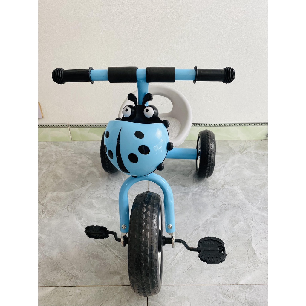 Xe đạp 3 bánh hình con bọ có bình nước phía sau đồ chơi cho bé
