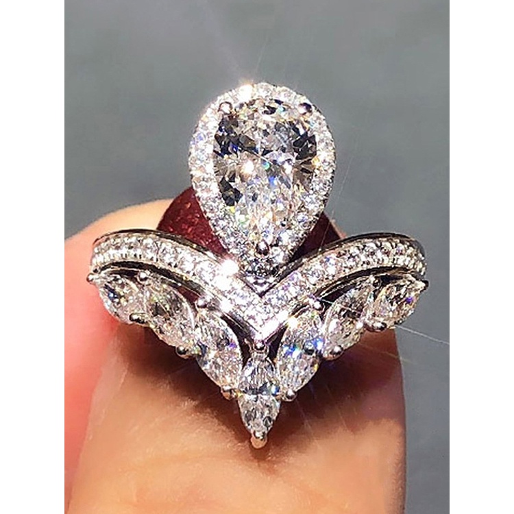 Nhẫn Đính Hôn Nữ Margot3 Hình Giọt Nước Đính Kim Cương Nhân Tạo Sang Trọng
