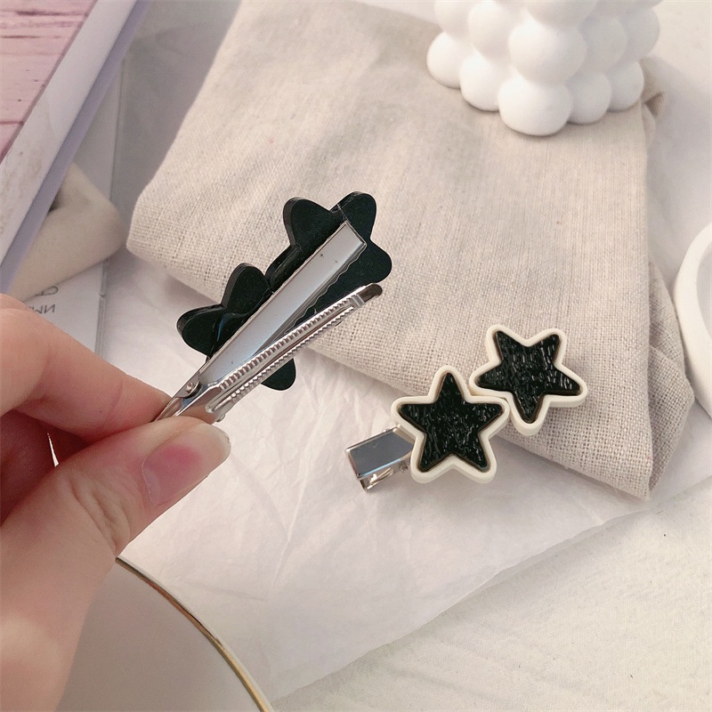 Kẹp Tóc Nữ Hình Ngôi Sao Năm Cánh Màu Trắng Đen Đơn Giản Đa Năng YR