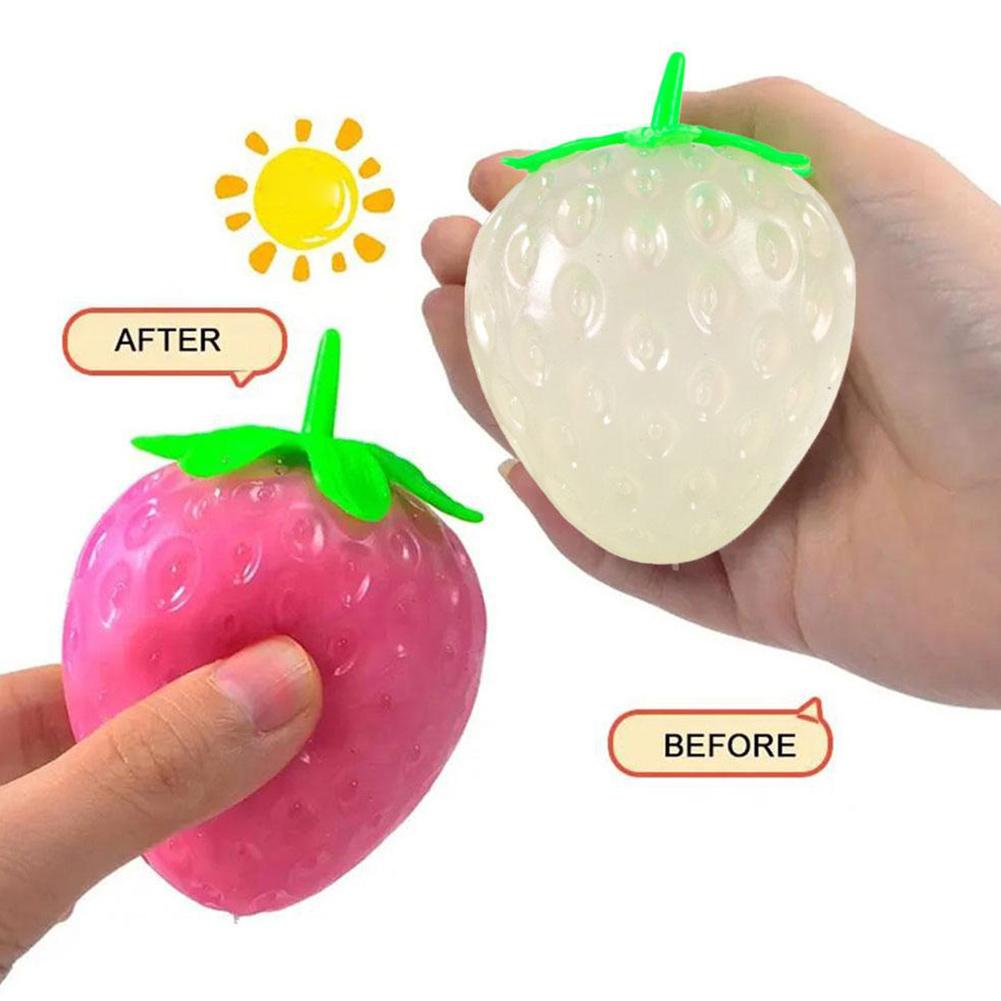 Đồ chơi squishy Giảm Stress Hình Quả Dâu Tây Dễ Thương Cho Bé