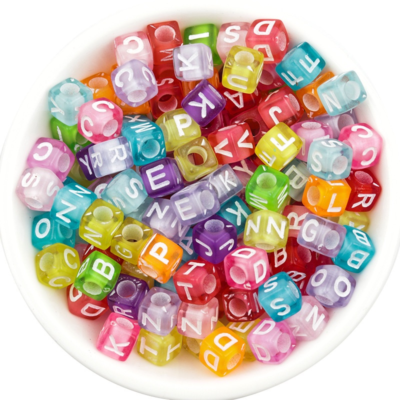 Set 100 Hạt Nhựa Xỏ Lỗ Trái Tim Nhiều Kiểu Dáng Dùng Để Làm Trang Sức Thủ Công