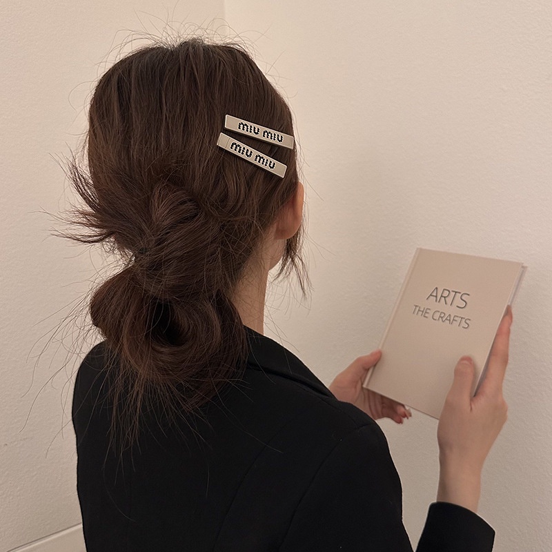 Kẹp Tóc Mỏ Vịt Một Bên Đính Đá Kim Loại Cao Cấp Phong Cách Hàn Quốc Ngọt Ngào Dễ Phối Đồ Dành Cho Bạn Nữ