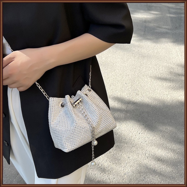 Túi Xách Đeo Vai Đính Đá Sang Trọng Đơn Giản Cho Nữ
