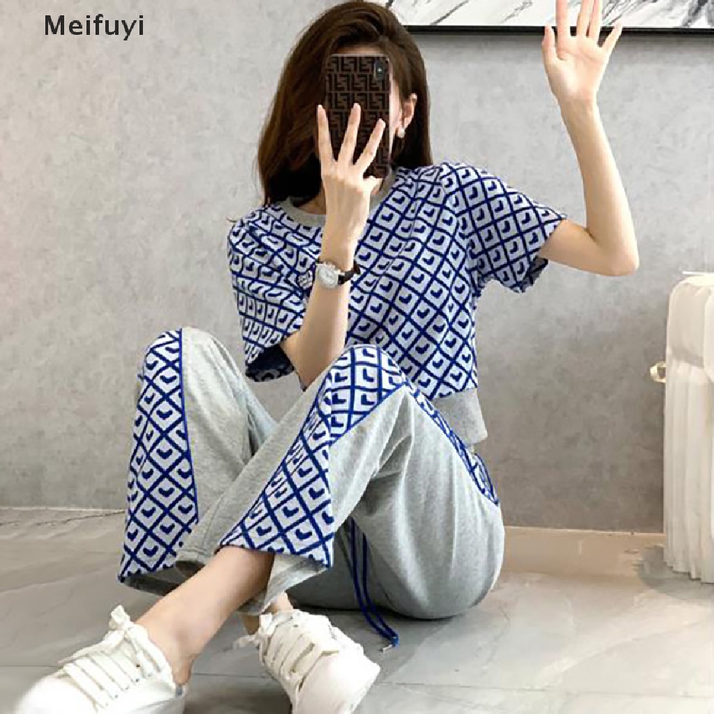 Set Đồ Thể Thao Gồm Áo Croptop + Quần Ống Rộng In Họa Tiết Thời Trang Dành Cho Nữ