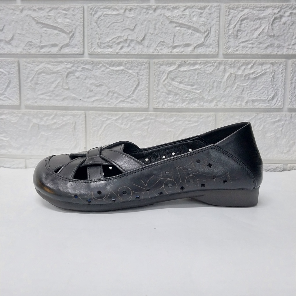 Giày bệt da hoạ tiết