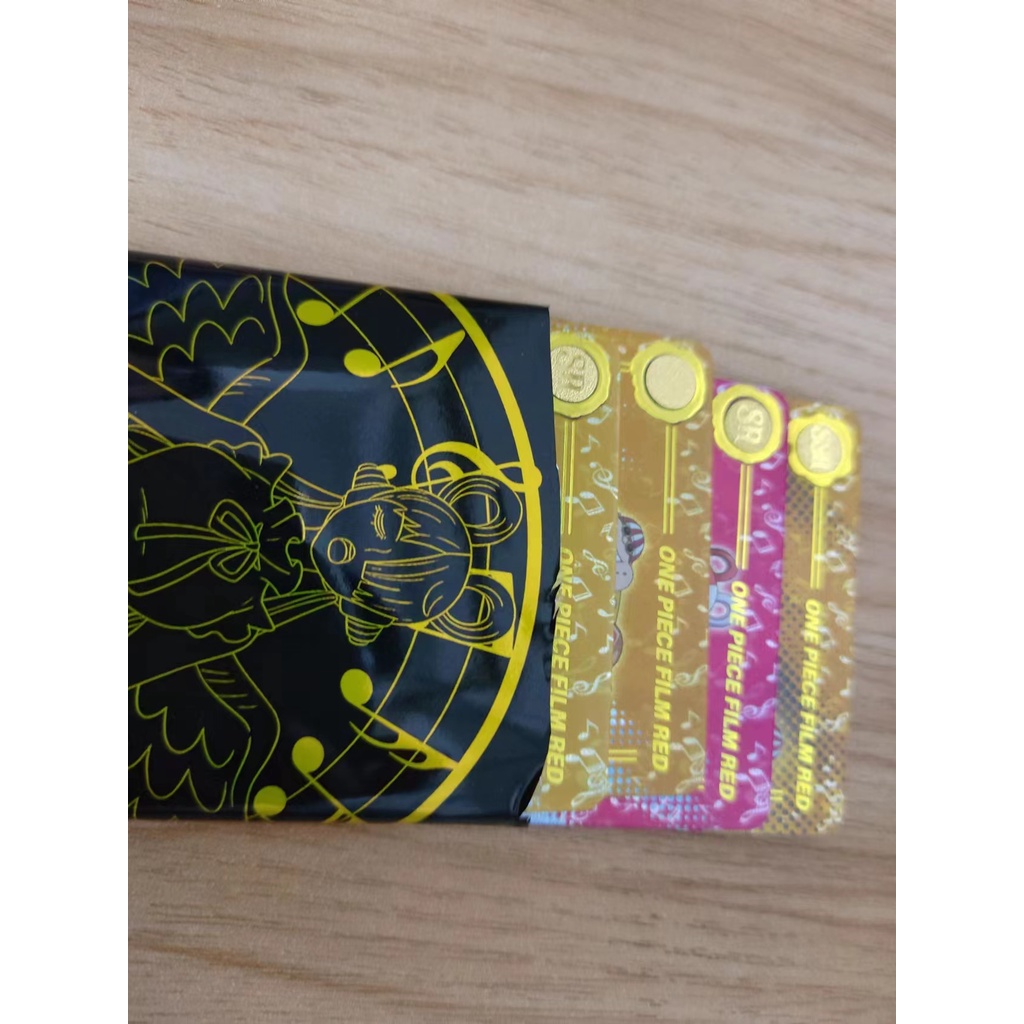 Bộ Sưu Tập Thẻ Bài Kim Loại Dày Hình Ca Sĩ Đỏ One Piece