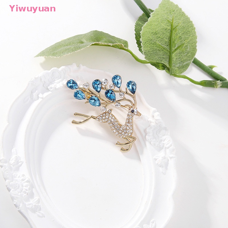 Trâm Cài Áo Hình Tuần Lộc Đính Đá Lấp Lánh Mới