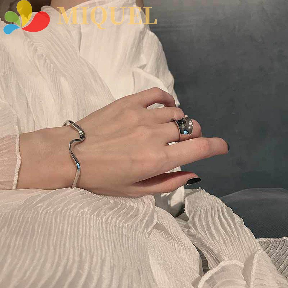 Vòng Tay Xoắn Họa Tiết Gợn Sóng Nước Thời Trang Có Thể Điều Chỉnh Cho Nữ