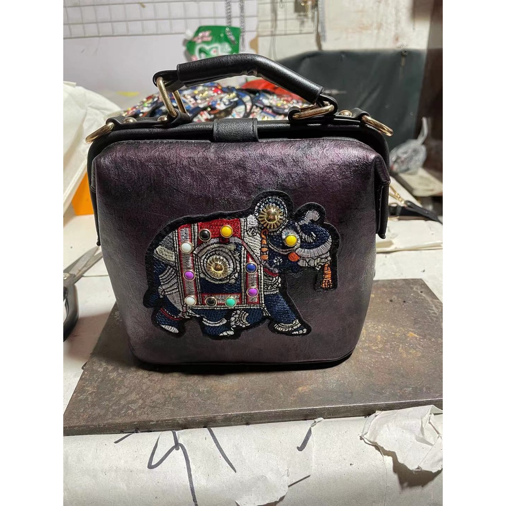 Túi Đeo Chéo Vai Họa Tiết Thêu Phong Cách Dân Tộc Thời Trang