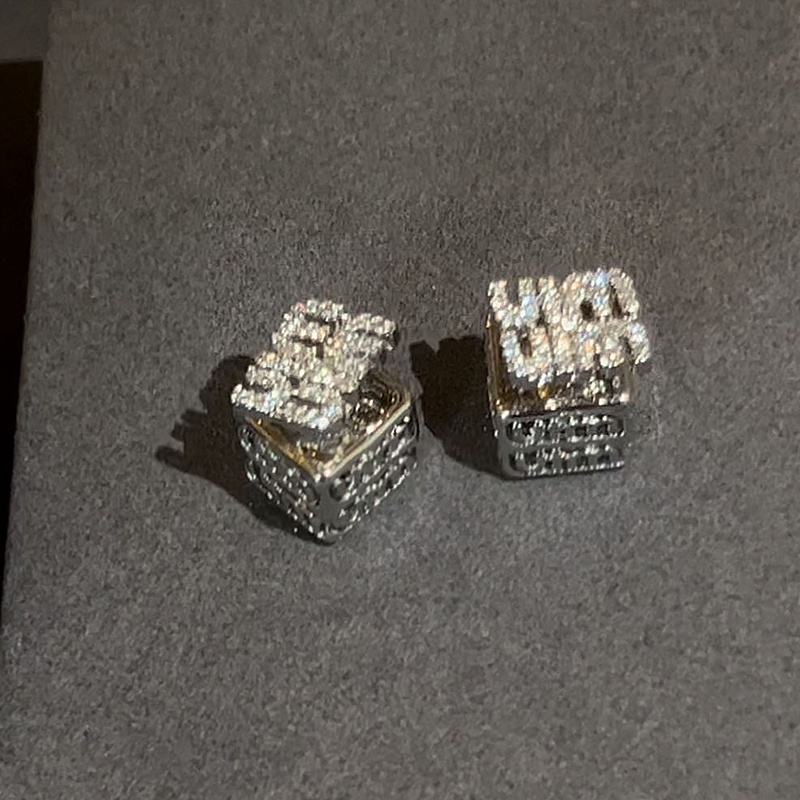 Khuyên Tai Hình Khối Lập Phương In Chữ Miu Thời Trang Cho Nữ