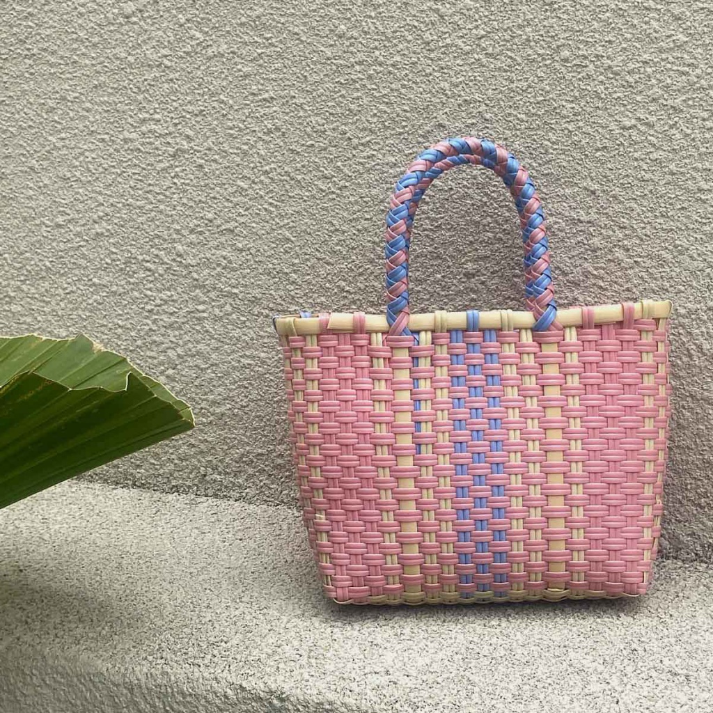 Túi Đeo Vai / Xách Tay Hình Vuông Bằng PVC Đan Lát Nhiều Màu Dễ Thương Chống Nước Kích Thước Nhỏ Gọn Dành Cho Bạn Nữ Đi Biển Mùa