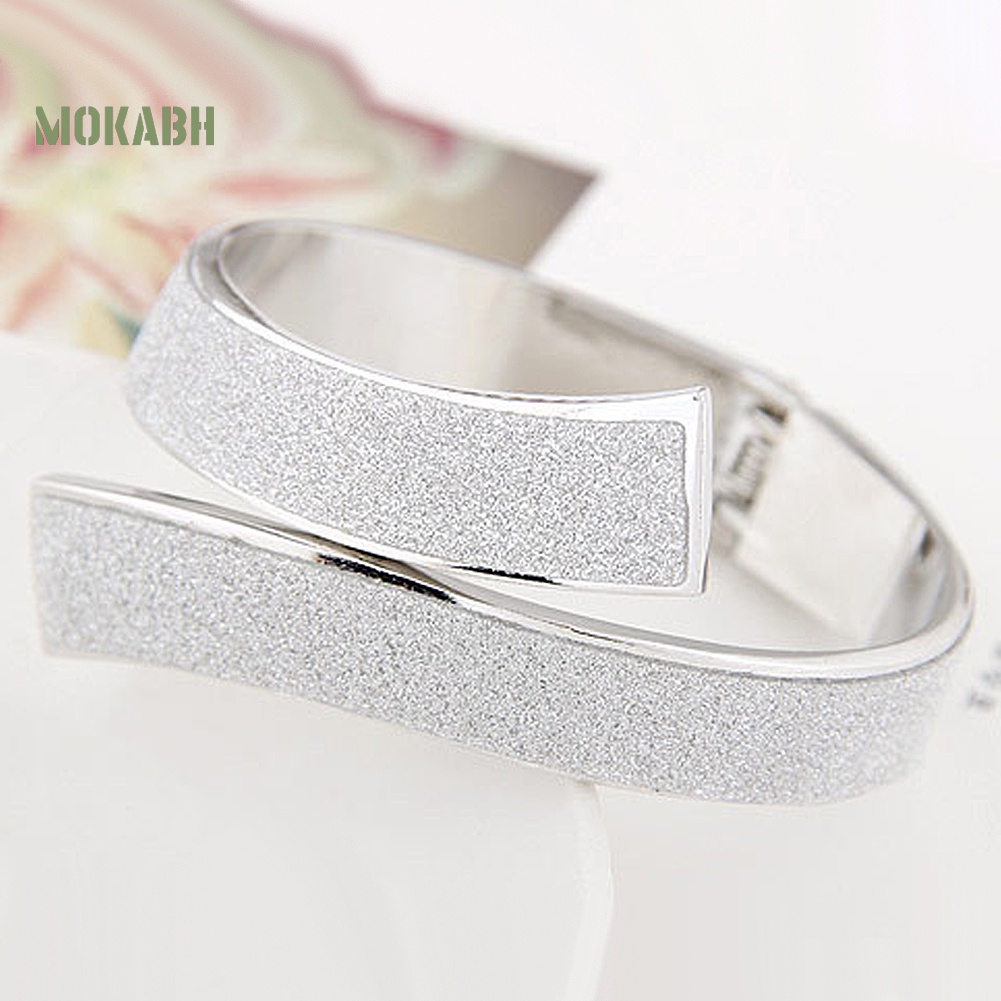 Vòng Tay Hợp Kim Kiểu Dáng Đơn Giản Thời Trang Cho Nữ