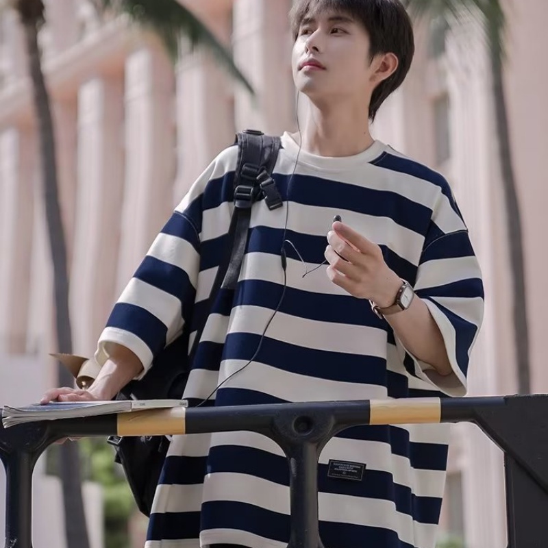 Áo Thun Nam Tay Lửng Họa Tiết Sọc Ngang Phong Cách Retro