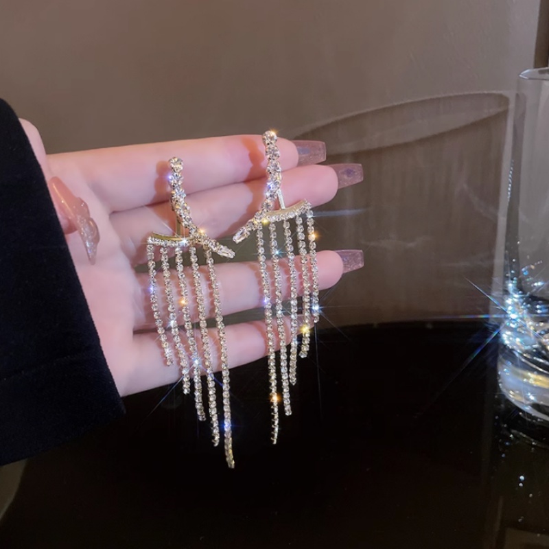 Khuyên Tai Tua Rua Đính Đá Pha Lê Phong Cách Hàn Quốc Sang Trọng