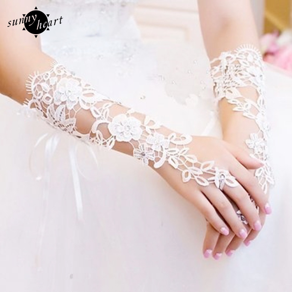 1 Đôi Găng Tay Ren Trắng Hở Ngón Cho Cô Dâu