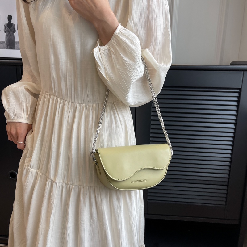 Túi Xách mini Phối Dây Xích Phong Cách Thời Trang Hàn Quốc Dành Cho Nữ