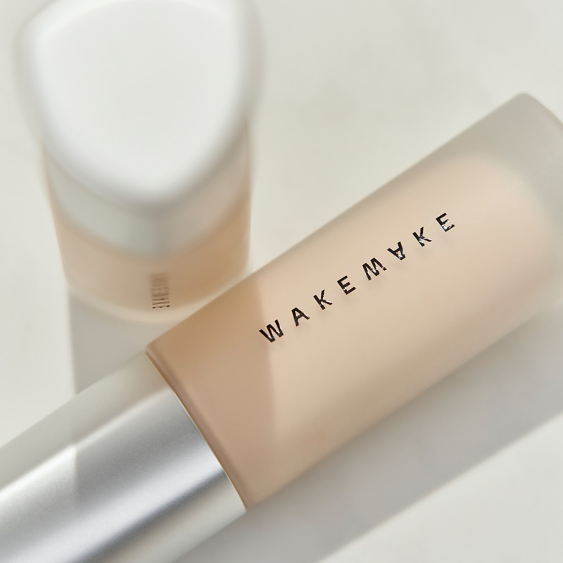 Wakemake Water Velvet Cover Foundation 30ml SPF30 PA++