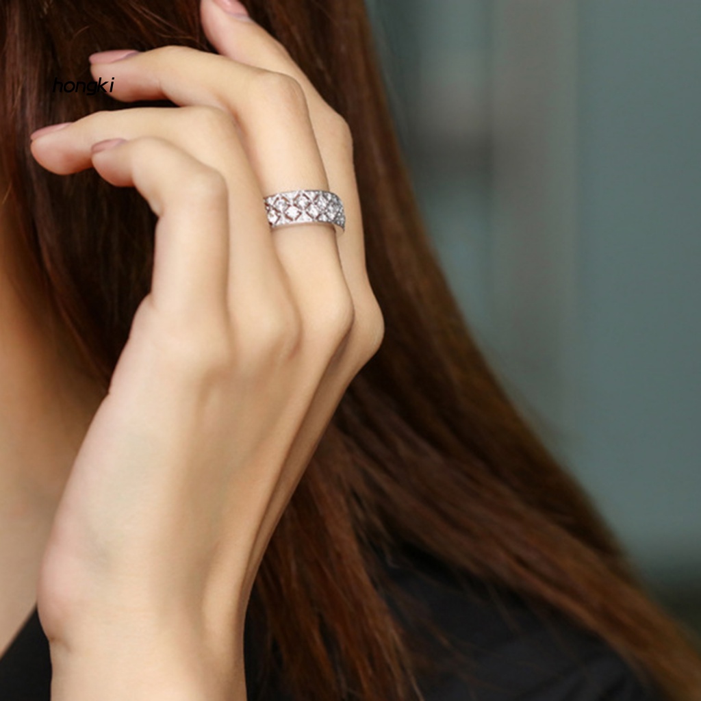 Nhẫn ĐíNh Đá LấP LáNh Sang TrọNg