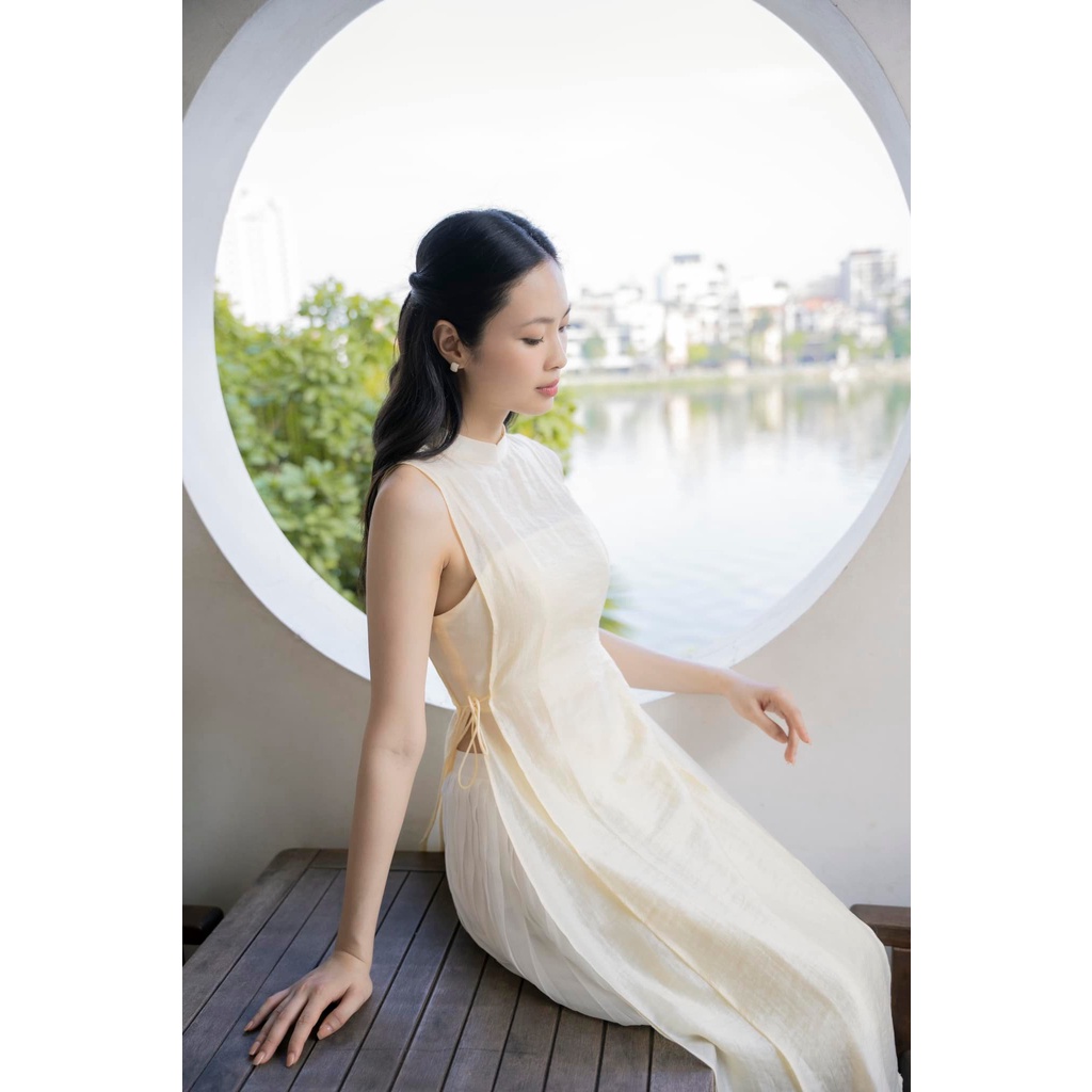 Áo dài dây buộc