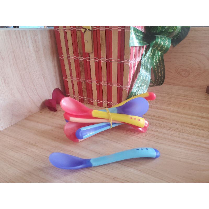 Thìa báo nóng silicon