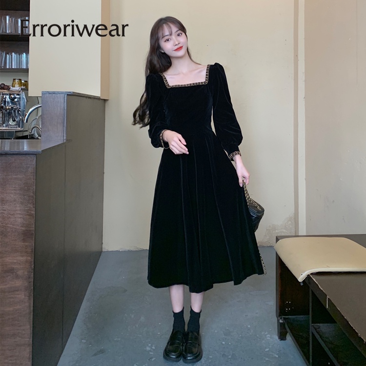 Đầm ERRORIWEAR cổ vuông viền vàng chất nhung rộng rãi thời trang 2023 cho nữ