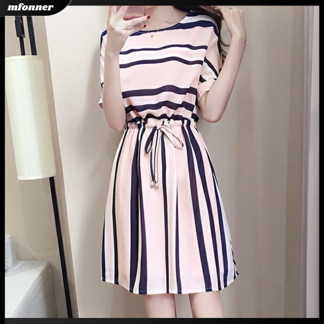 Đầm Dây Rút Họa Tiết Kẻ Sọc Duyên Dáng Hợp Thời Trang Cho Nữ
