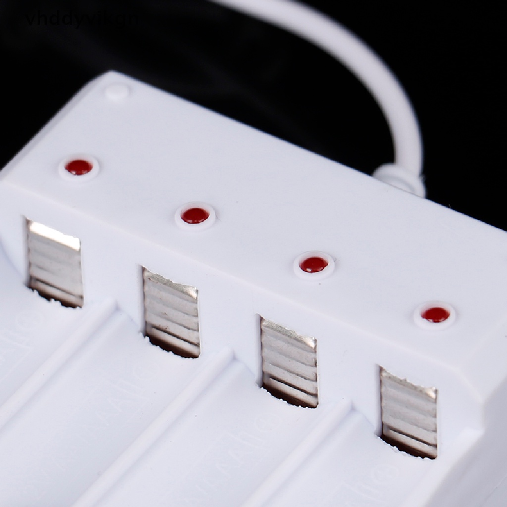 Hộp Sạc Nhanh 4 Ngăn Cho Pin AAA Và AA