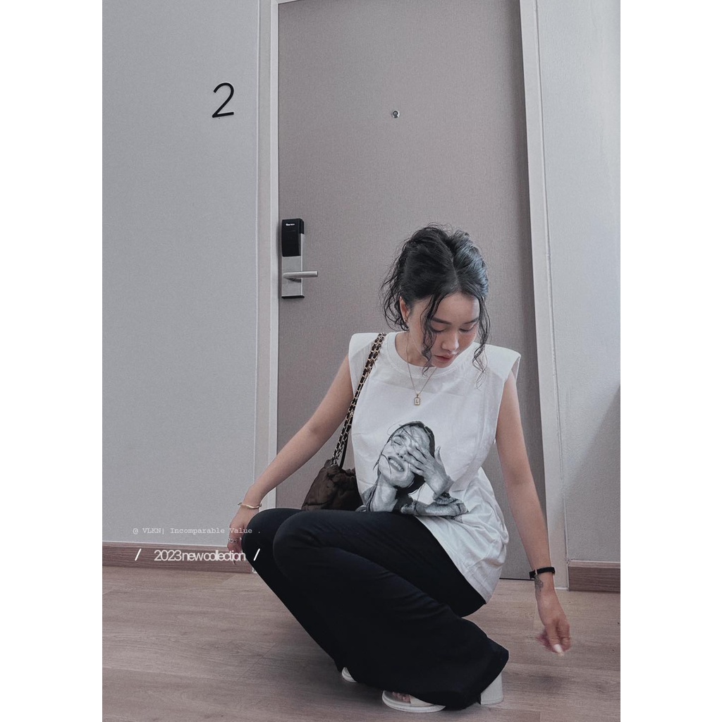 Áo thun Cha.ne.l cô gái đệm vai