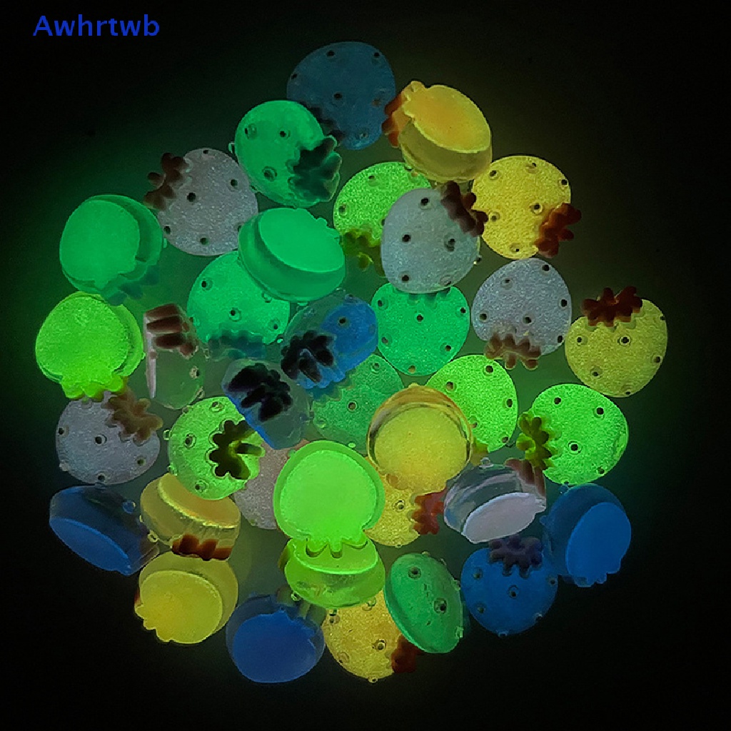 Set 5 Phụ Kiện Trang Trí Móng Tay Hình Trái Dâu 3D Dạ Quang Xinh Xắn Mới