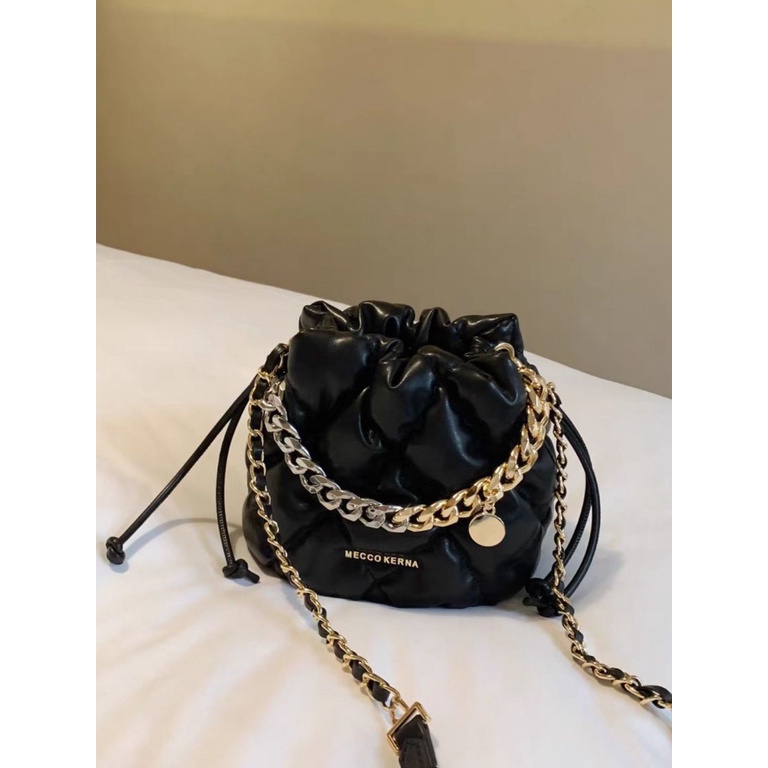 2023 New Paris sleepless bucket bag wandering bag women's diamond grid light luxury chain handbag shoulder messenger bag