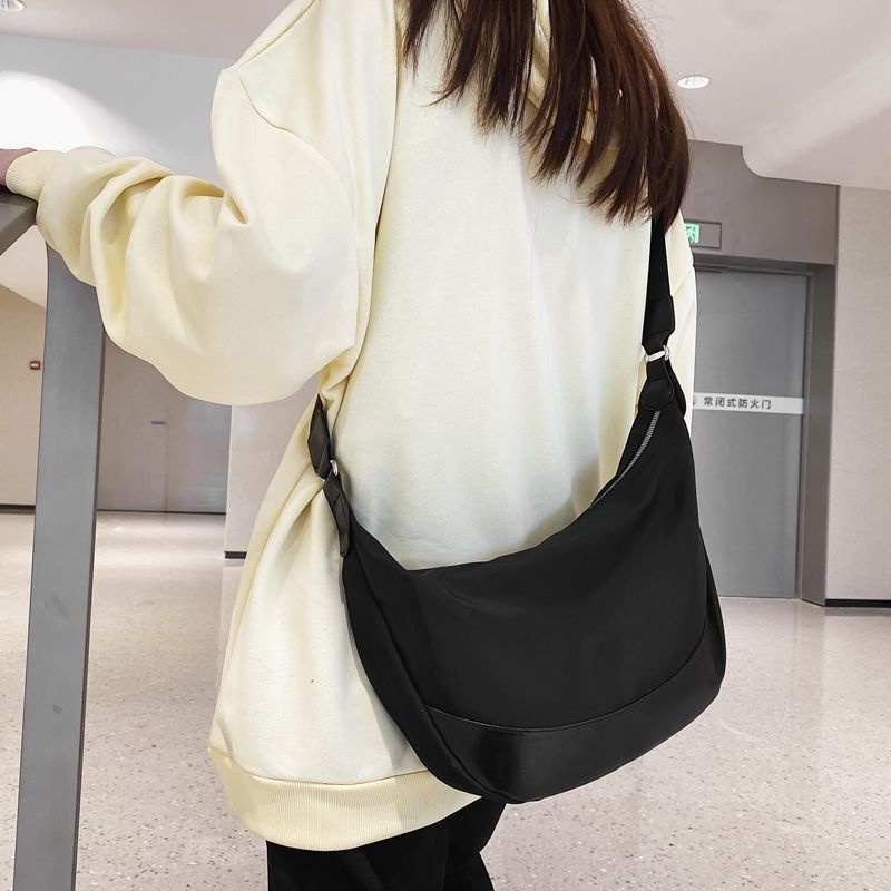 Túi Đeo Chéo &amp; Đeo Vai Bằng Nylon Màu Đen Đơn Giản Thời Trang Hàn Quốc Nhật Bản &amp; Hobo Cho Nữ