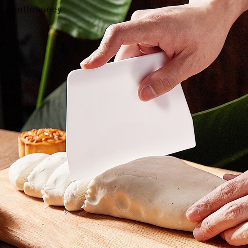 Dụng Cụ Cắt Bánh Kem Bằng Nhựa Tiện Dụng Cho Gia Đình