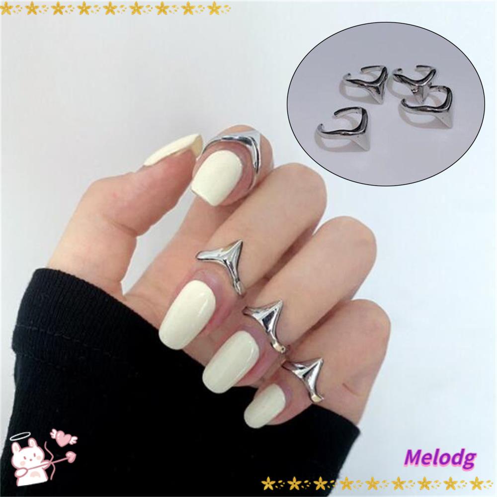 Nhẫn Thời Trang Thiết Kế Độc Đáo Cho Nam Và Nữ