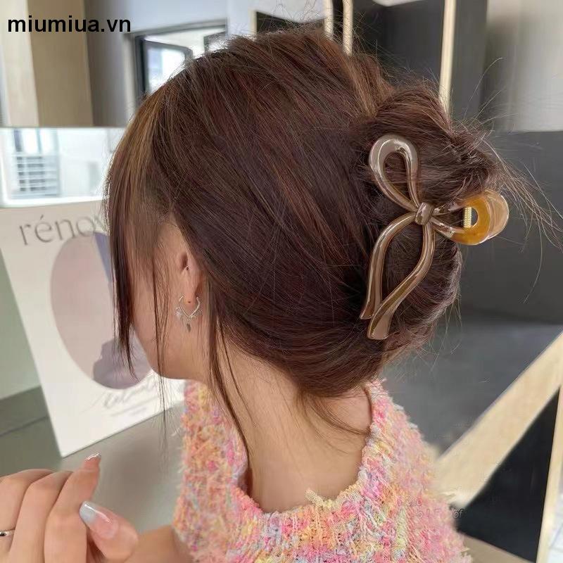 miumiuaKẹp Tóc Đuôi Ngựa Hình Cá Mập Độc Đáo