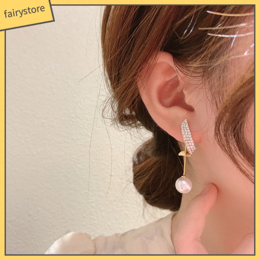 1 Đôi Bông Tai Hình Học Đính Ngọc Trai Giả Và Kim Cương Giả