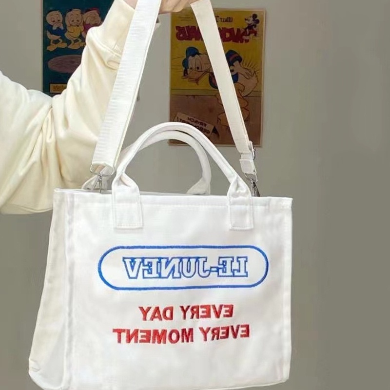 Túi Xách tote Bằng Vải Bạt Kích Thước Lớn In Chữ Thời Trang Cho Nữ