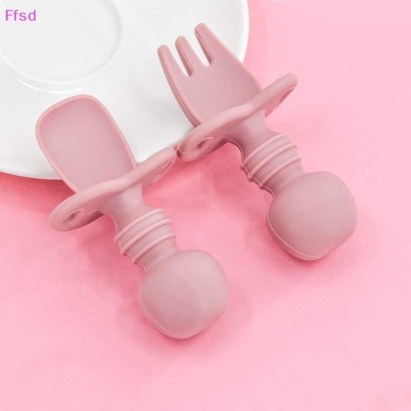 Bộ Muỗng Nĩa Bằng Silicon Mềm Tay Cầm Ngắn Tập Ăn Cho Bé