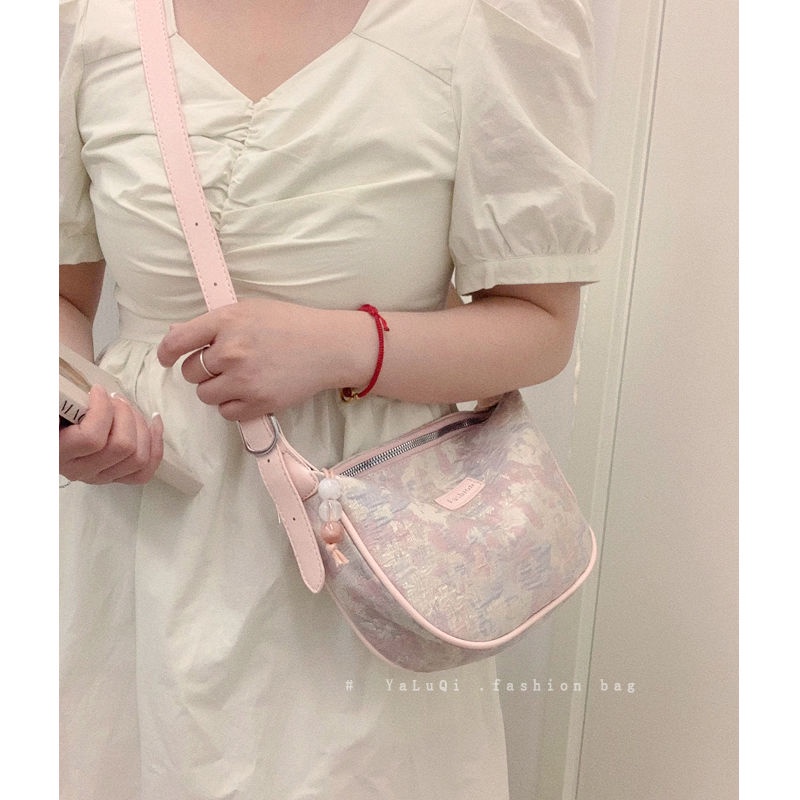 Túi Xách Đeo Vai Vải Lụa Thêu Hình Bánh Bao Thời Trang Nữ 2