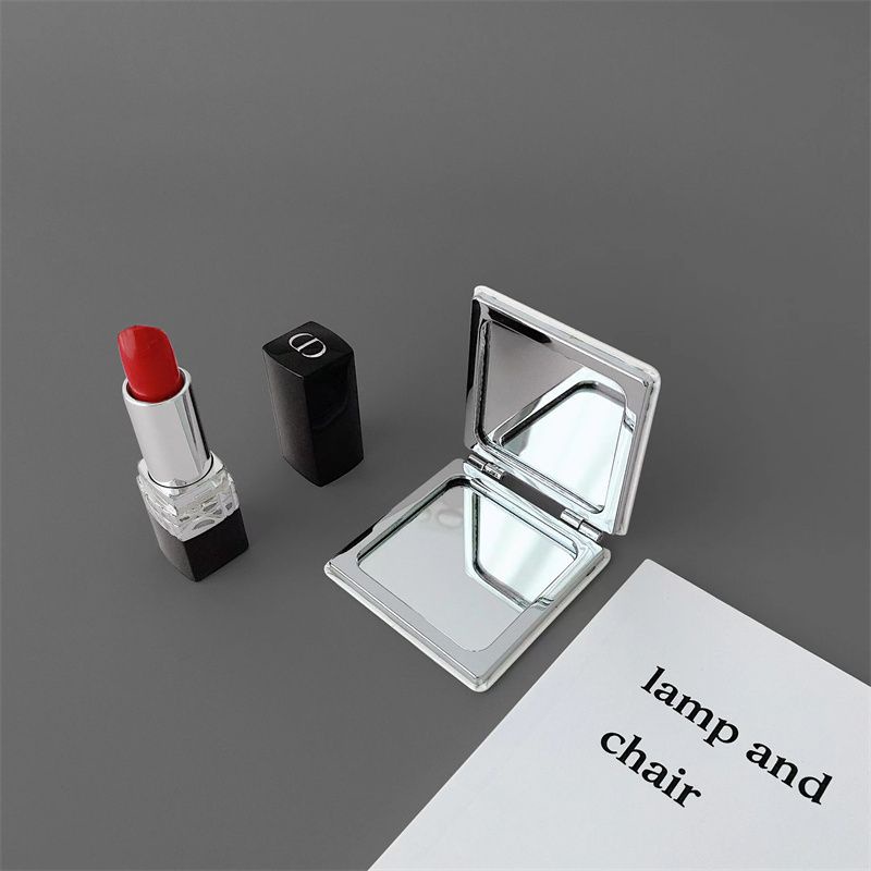 Gương Trang Điểm Gấp Gọn Thiết Kế Hình Stitch Dễ Thương Sáng Tạo Dành Cho Nữ