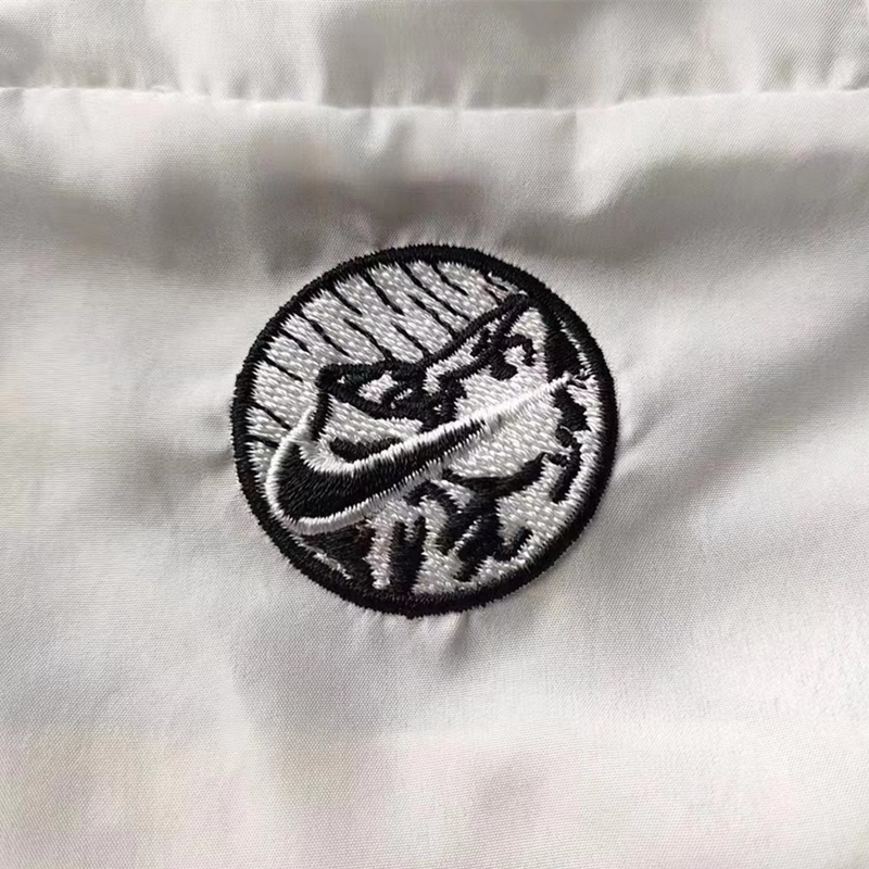 Áo Khoác Gió Cổ Đứng Thêu Họa Tiết Phong Cách Mỹ Vintage Cho Nam Giới xNike100%