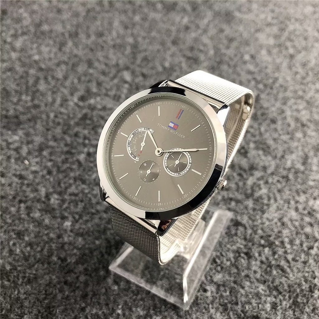 Đồng Hồ Đeo Tay Tommy Hilfiger Mặt Tròn Đính Đá Thời Trang Cho Cặp Đôi
