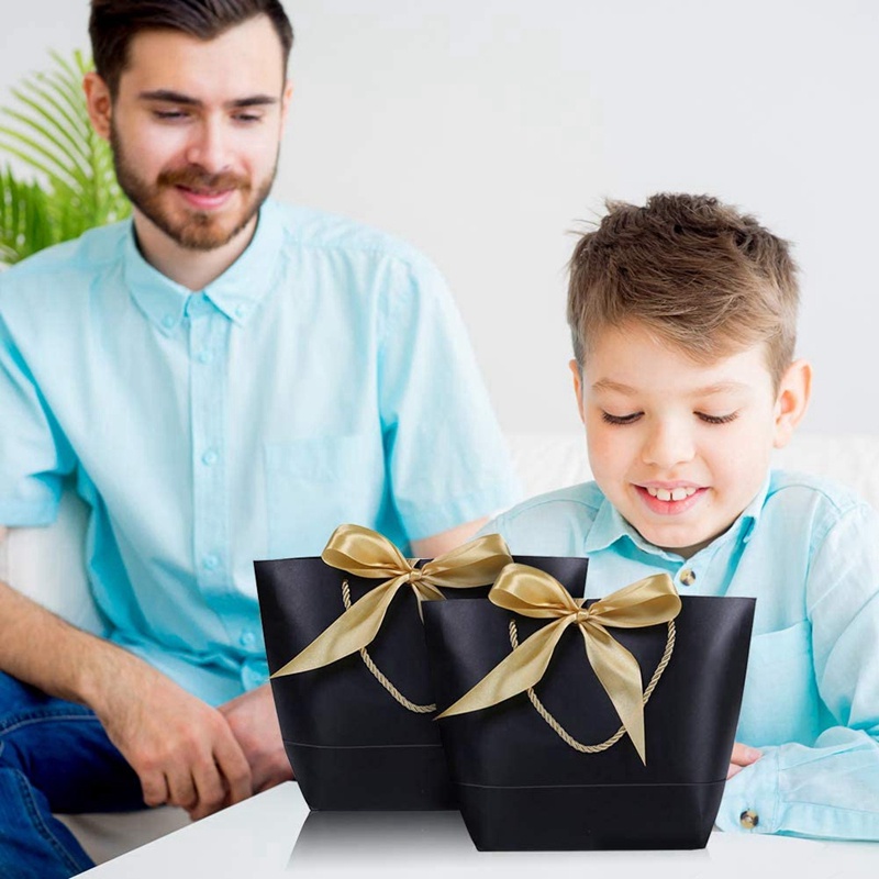 Bộ 10 Túi Giấy Đựng Quà Có Tay Cầm Và Nơ Xinh Xắn