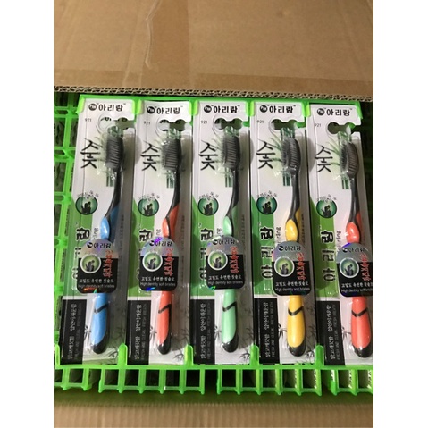 Bàn Chải Đánh Răng Than Tre Hoạt Tính Hàn Quốc BOSSI NO921