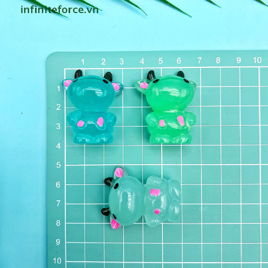 Bộ 2 Tượng Bò Hoạt Hình Bằng Resin Phát Sáng Dễ Thương Dùng Trang Trí