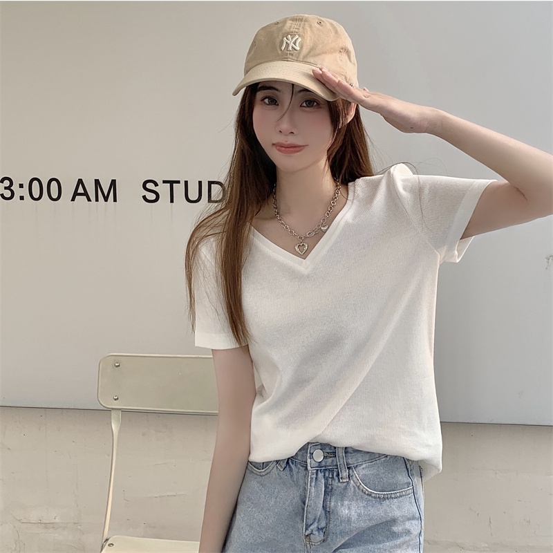 Áo Thun Tay Ngắn Cổ Chữ V Form Rộng Thiết Kế Đơn Giản Cho Nữ