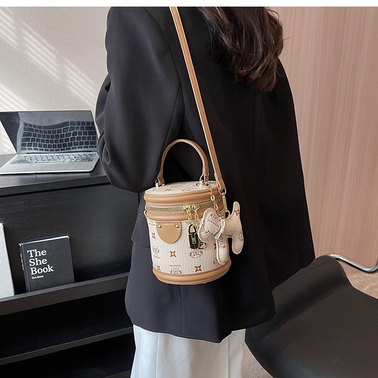 Túi Đeo Chéo Phong Cách Mới 2023 Dễ Phối Đồ Thời Trang Mùa Hè Cho Nữ