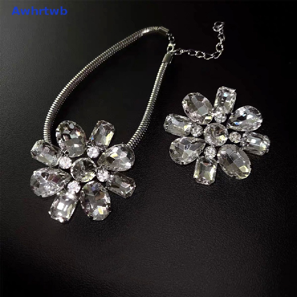 Vòng cổ Mặt Hoa Đính Đá Lấp Lánh Phong Cách Retro Cho Nữ Mới