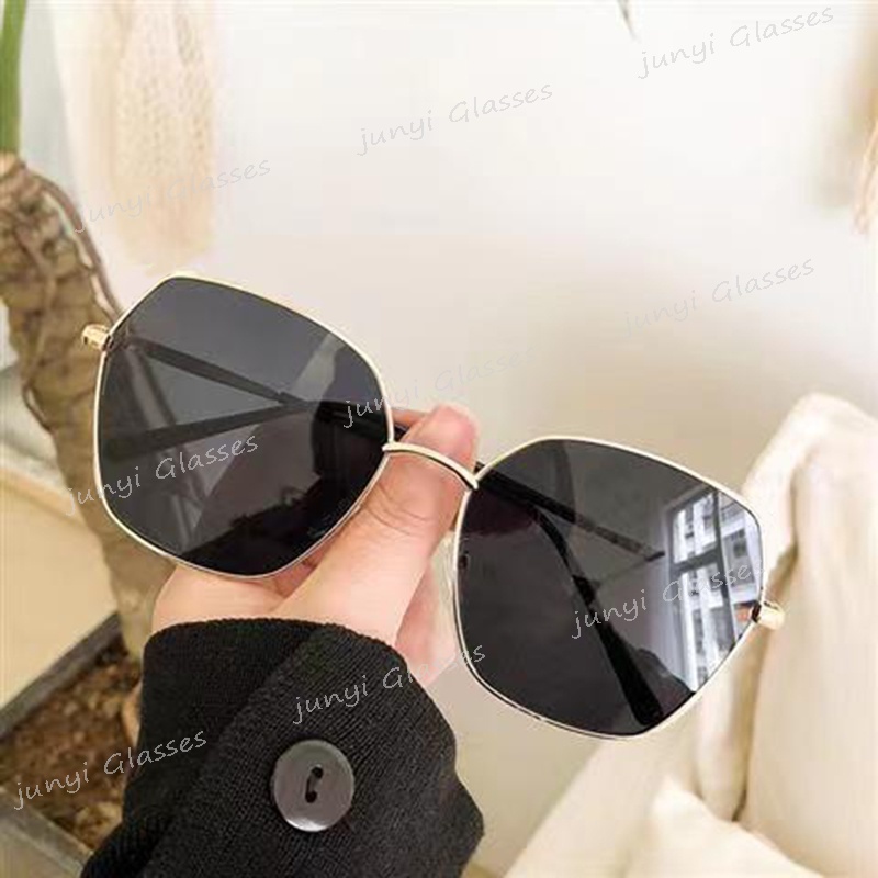 Kính Râm Nữ Gọng Vuông Kim Loại Chống Tia UV