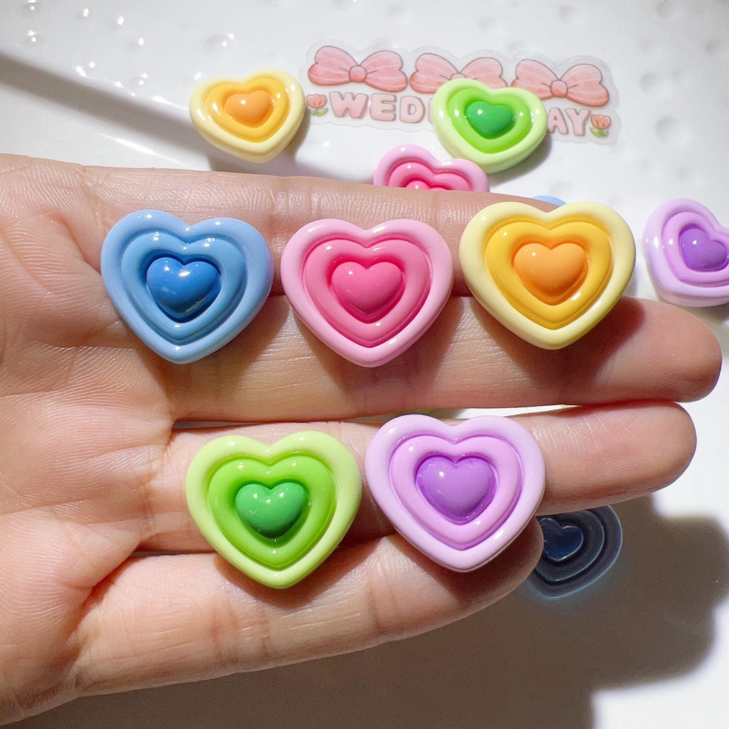 Set 20 Phụ Kiện Trang Trí Điện Thoại / Kẹp Tóc / Giày Hình Trái Tim Ba Lớp Bằng Nhựa Resin Màu Sáng DIY Dễ