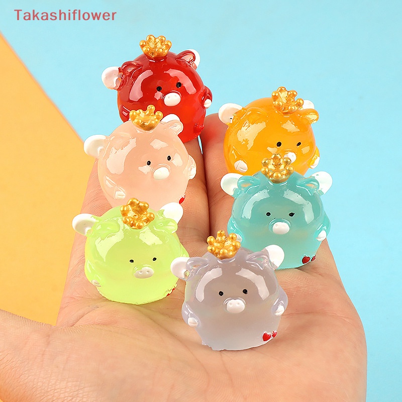 1 Mô Hình Chú Heo Đội Vương Miện Mini Bằng Nhựa Resin Dạ Quang Trang Trí Bảng Điều Khiển Xe Hơi